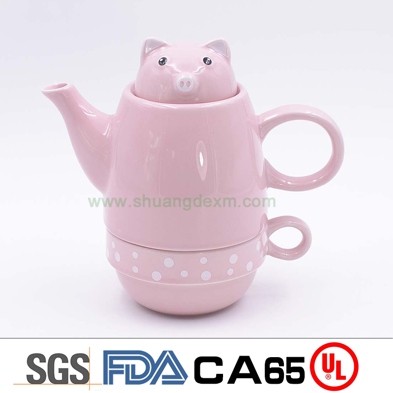 Ceramic pink pig tea pot with cup